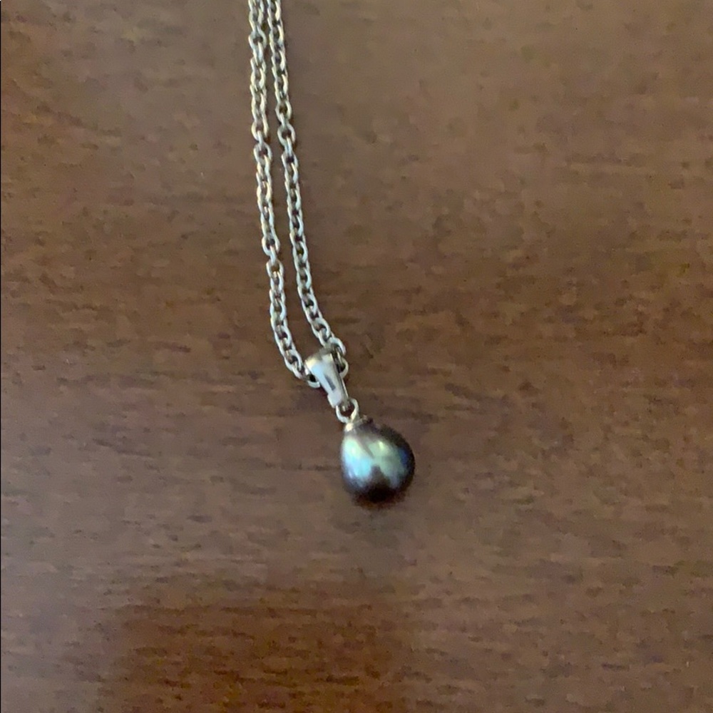 Blue grey pearl necklace